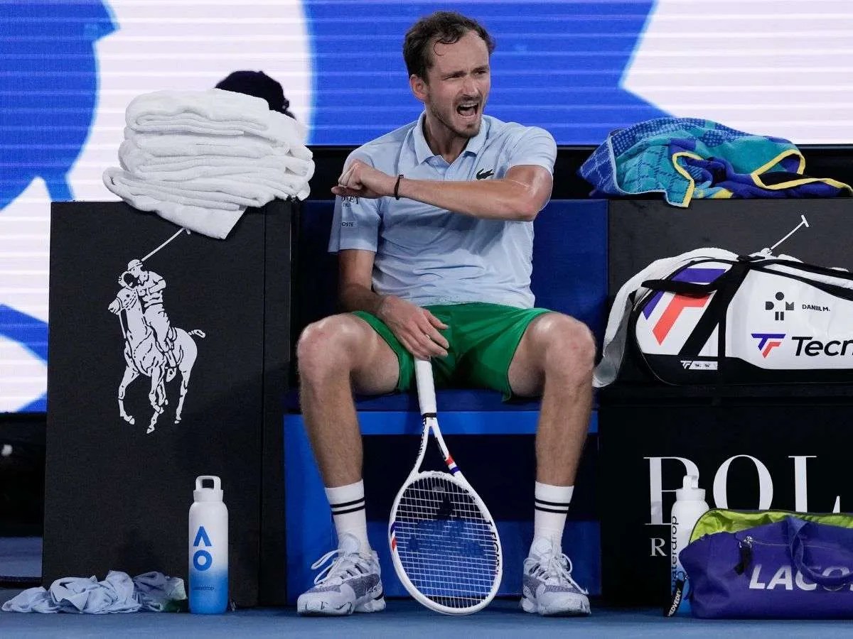 Medvedev multado en el Abierto de Australia: ¿Cuál es la razón detrás de la sanción?