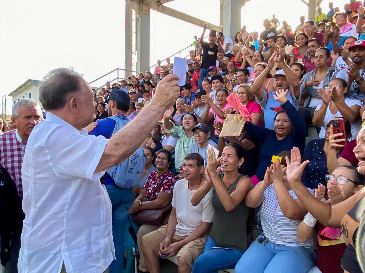 Beneficio de las Cestas Alimentarias de Morel Rodríguez en Conejeros