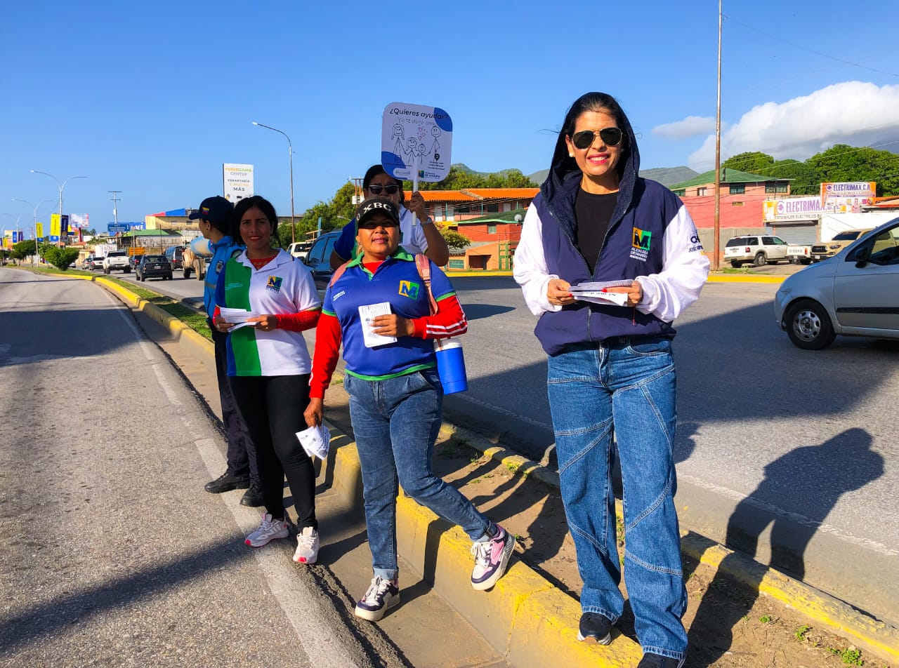 Alcalde de Mariño lidera campaña contra la presencia de niños en los semáforos