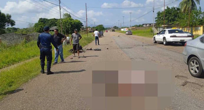 Trágico choque entre moto y camión en Pueblo Nuevo II: dos víctimas fatales