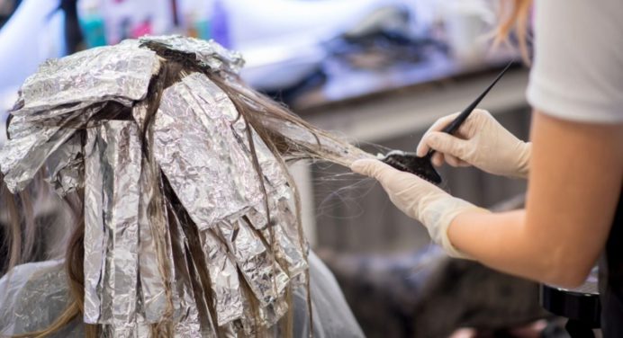 Renueva tu look con las mechas balayage: cabello elegante y radiante.