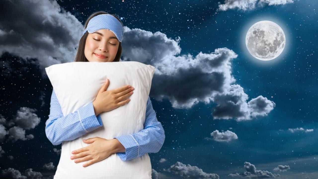 El significado de abrazar una almohada según la psicología