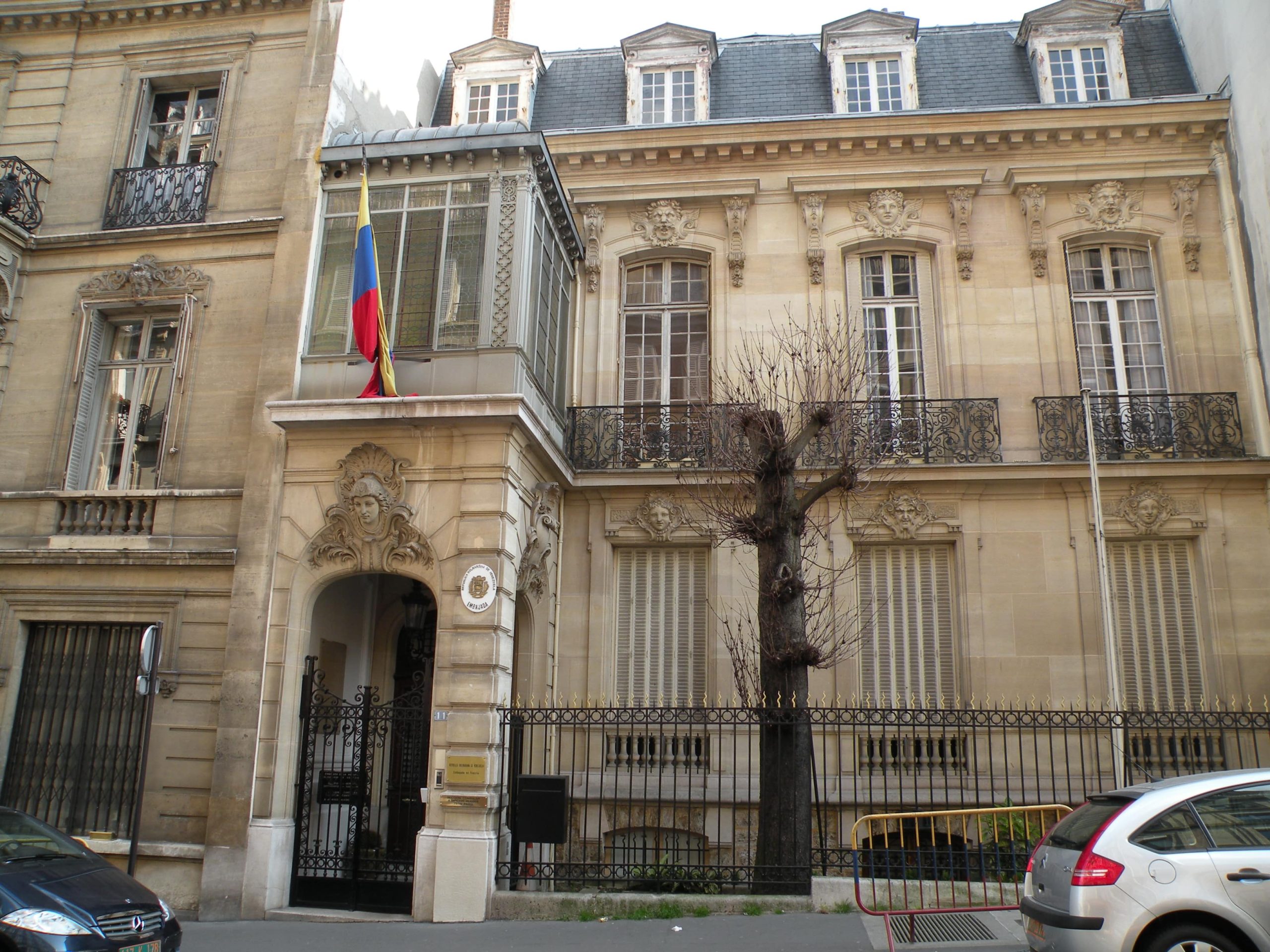 Francia ordena a Venezuela reducir su personal diplomático en París: Medida de restricción en relaciones bilaterales