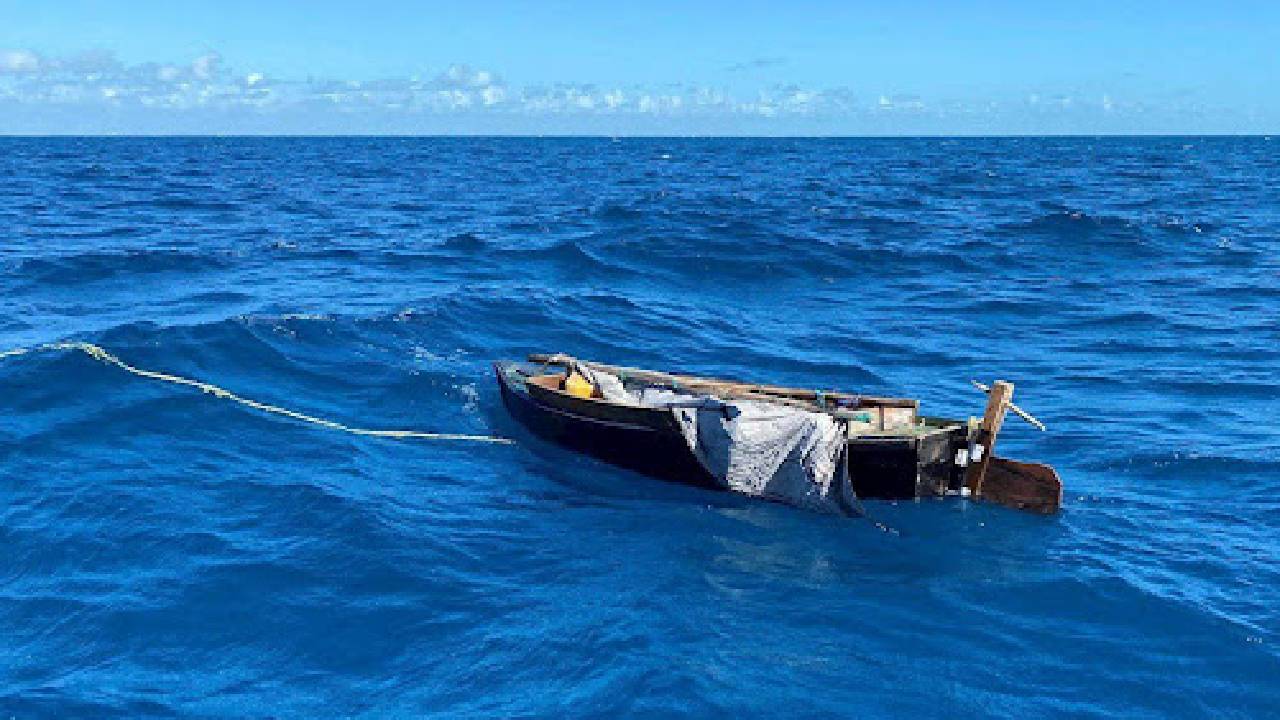 Descubren balsa con cuerpos en descomposición en Trinidad