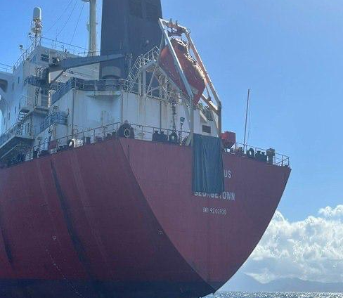 Detienen barco de bandera guyanesa que entró sin permiso a aguas venezolanas