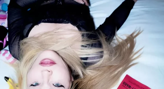 Madonna luce más joven que nunca en estas impactantes fotografías.