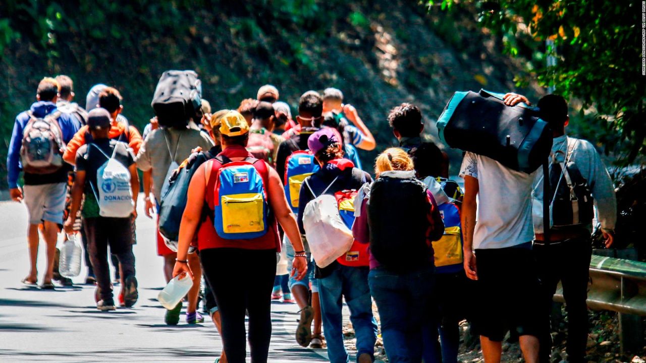 Migrantes venezolanos saturan oficinas de asilo en frontera sur de México