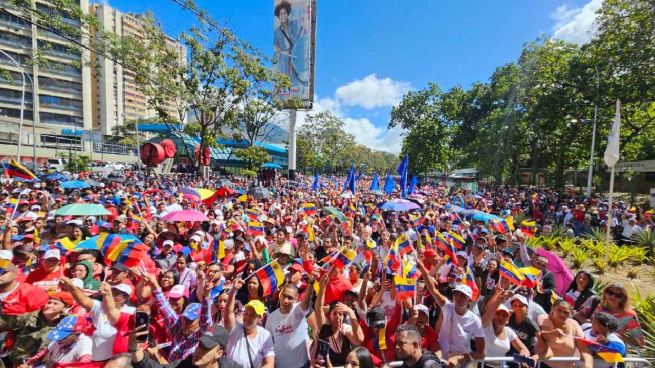 Oficialismo marcha hacia Miraflores el 23 de enero: ¡Unidos por el futuro de Venezuela!