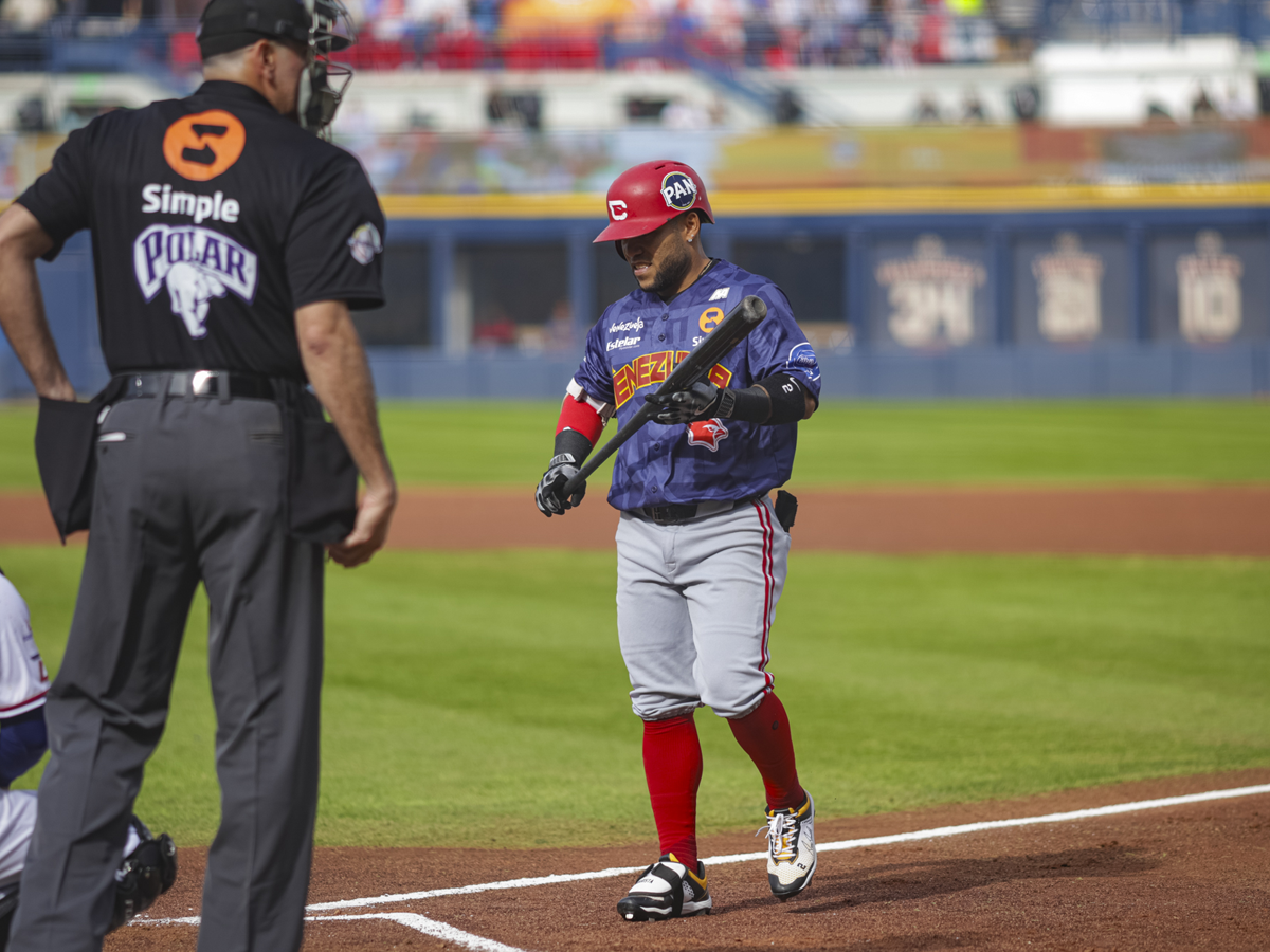 Orgullo venezolano: Alexi Amarista representa con honor a su país.