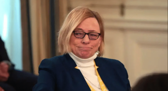 La gobernadora demócrata que desafió a Trump: Nos vemos en los tribunales