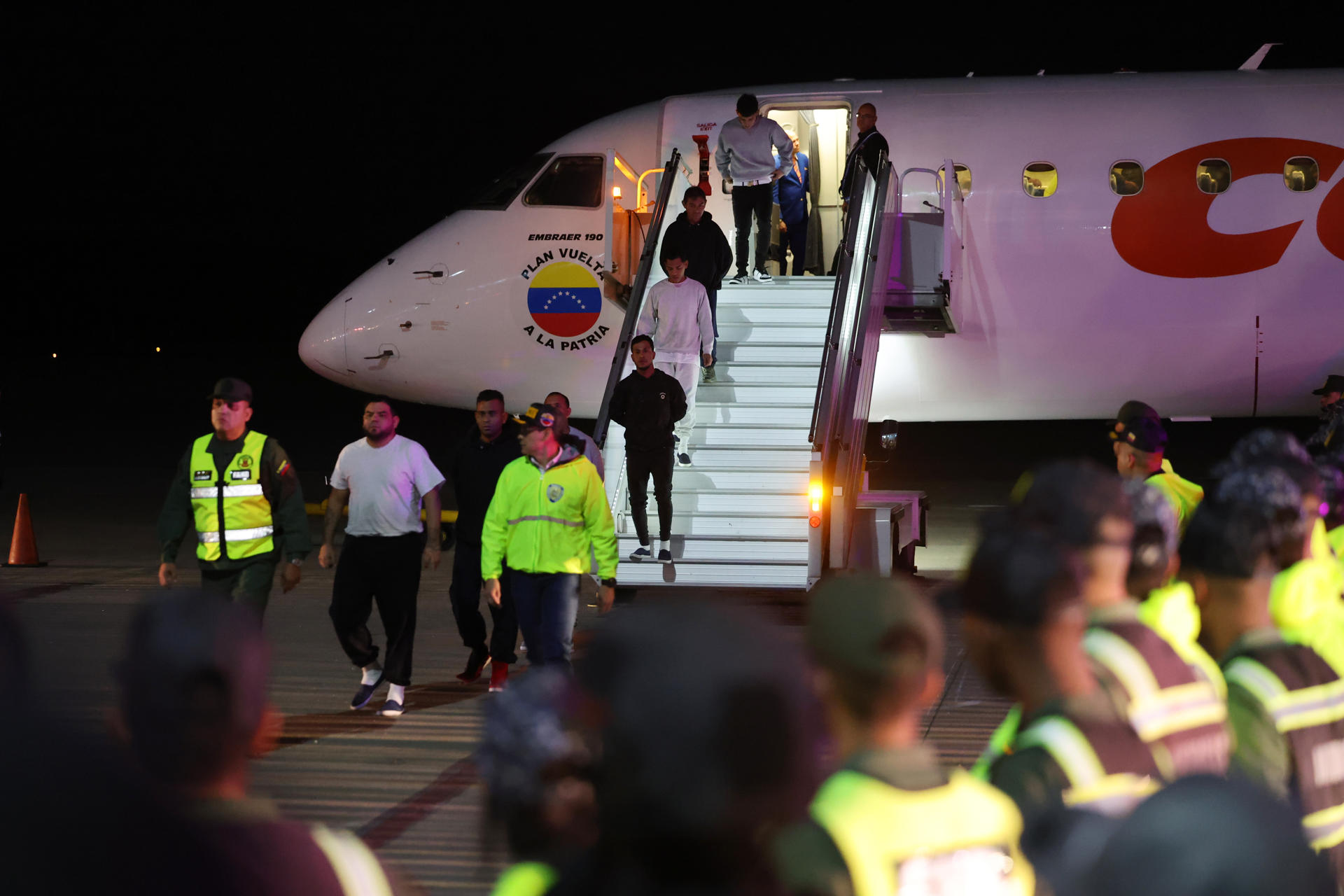 Asistencia humanitaria de la Cruz Roja Venezolana a migrantes deportados de Estados Unidos: una luz de esperanza.