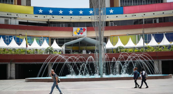 Expertos advierten que el CNE no resuelve irregularidades con cambio de fecha de elecciones