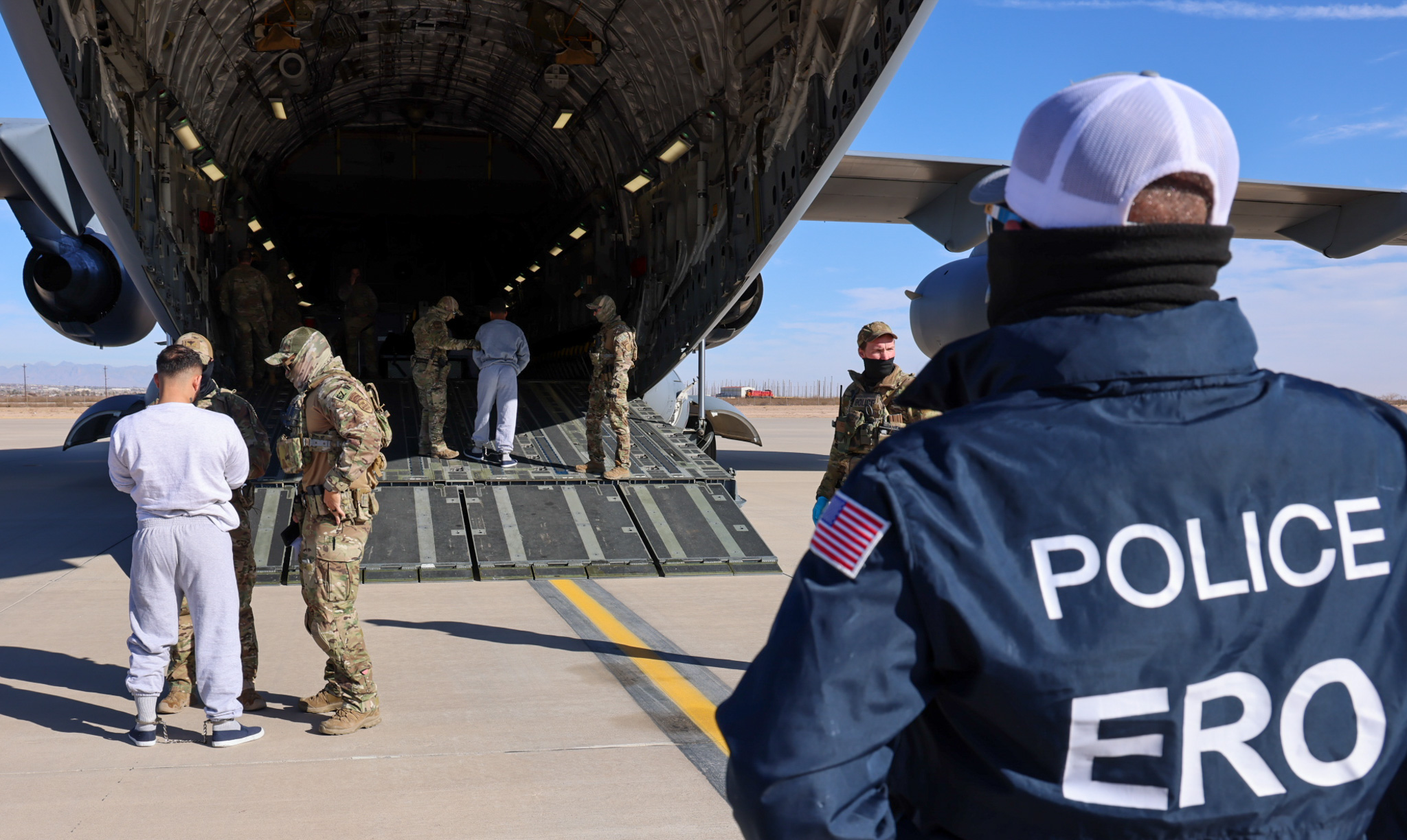 Segundo vuelo con «pandilleros venezolanos» llega a Guantánamo, confirma Casa Blanca