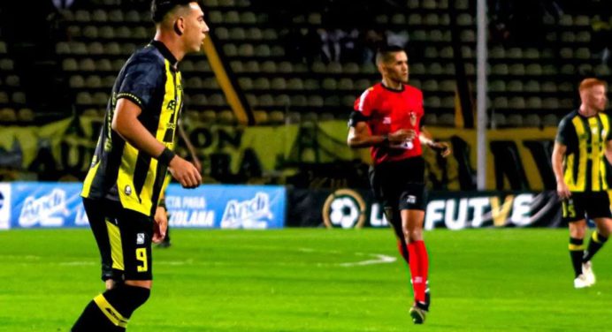 Táchira recupera el liderato con una parada espectacular