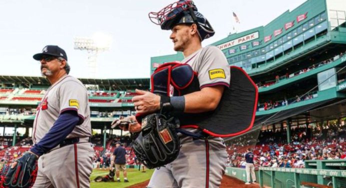 Sean Murphy baja en Atlanta: costilla rota lo deja fuera del juego.