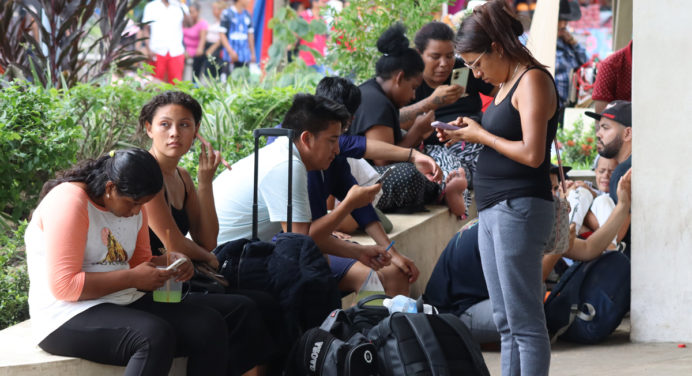 Senadores demócratas rechazan la política de detención familiar propuesta por Trump