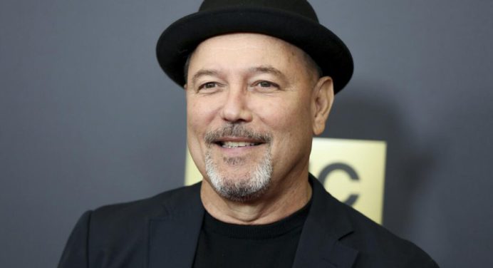 Rubén Blades denuncia la deportación de migrantes a través de su música