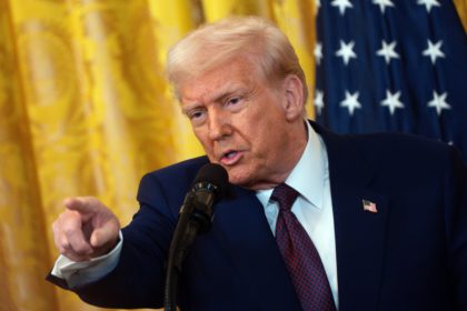 Trump y Putin hablarán sobre Ucrania este martes