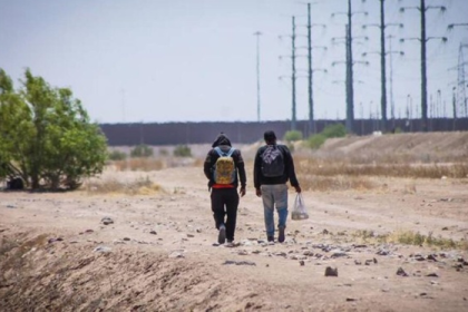 Cruce de inmigrantes en la frontera de EE.UU. con México desciende a mínimos históricos