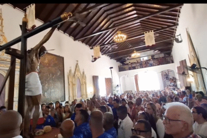Cristo del Buen Viaje baja con su pueblo +VIDEO