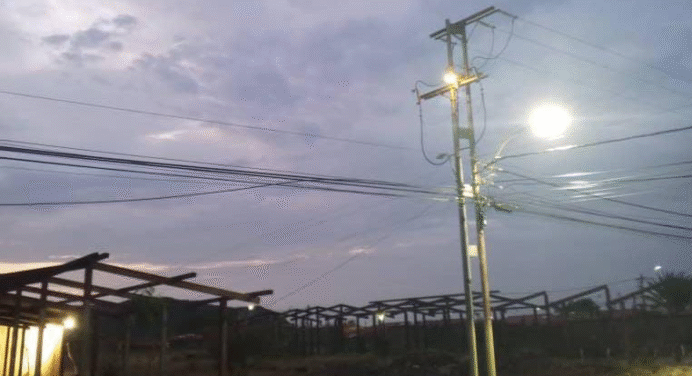 Fallas de electricidad colma a habitantes de Villas de San Antonio