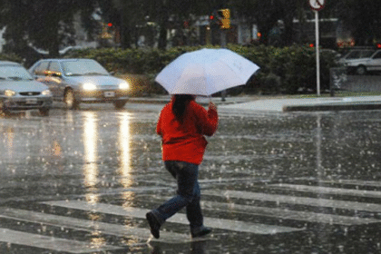 Reportan lluvias en zonas de Caracas este #25Abr