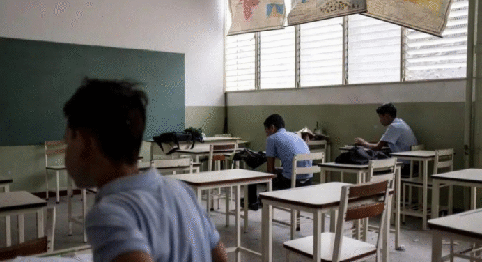 Clases en Venezuela estarán suspendidas jueves y viernes por elecciones
