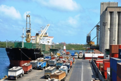 Comercio Neoespartano: Reactivación del Puerto Libre y agilización de licencias de importación