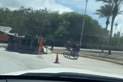 Camión de Corpoelec se vuelca en la Av. Luisa Cáceres de Arismendi