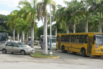Estudiantes de la ECAM Exigen Gasolina para el Transporte Universitario