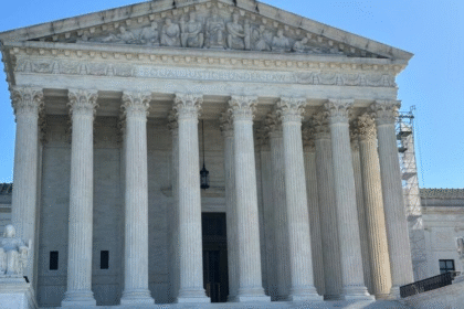 Corte Suprema de USA bloquea la polémica ley de Florida que criminaliza a indocumentados
