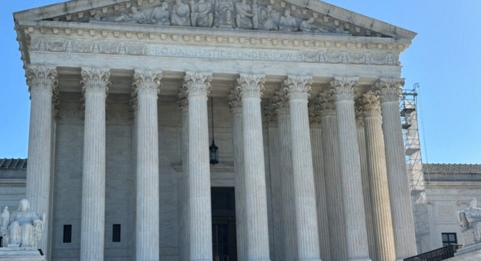 Corte Suprema de USA bloquea la polémica ley de Florida que criminaliza a indocumentados