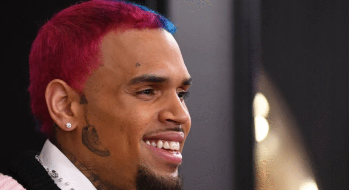 Chris Brown se declaró «no culpable» de haber atacado a alguien con una botella en 2023