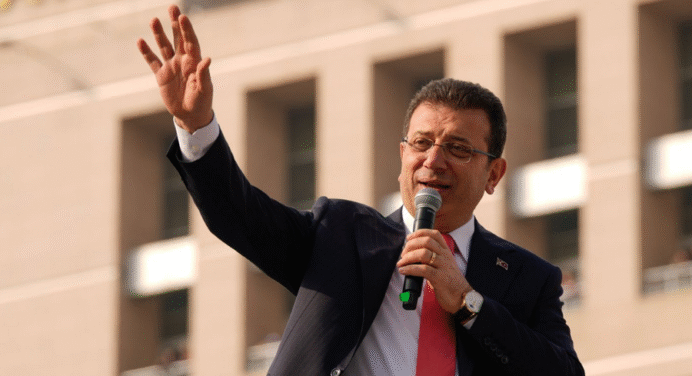 Condenado a 20 meses de cárcel alcalde de Estambul y rival de Erdogan