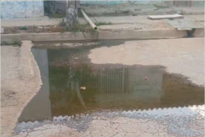 Desbordamiento de Aguas Negras afentan a vecinos Urb. Las Mercedes