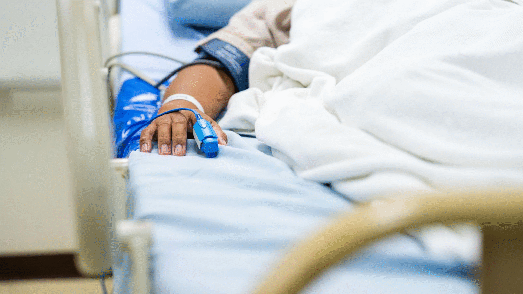 Hombre muere tras 3 días agonizando por heridas de riña en Villas de Camposanto
