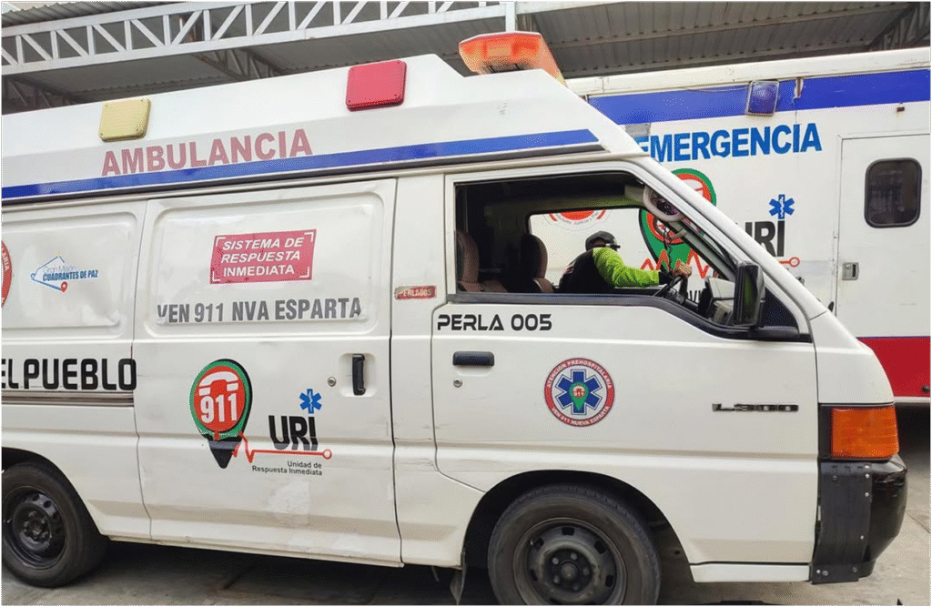 Ataque vandálico a ambulancia del Ven911 en la Av Fucho Tovar (FOTO REFERENCIAL)