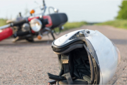 Tacarigua: Motorizado pierde la vida al impactar contra un poste