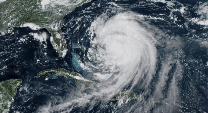 Efectos de la Onda Tropical 30 se hacen sentir en Nueva Esparta