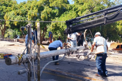 La Caranta: camioneta se estrelló contra un poste