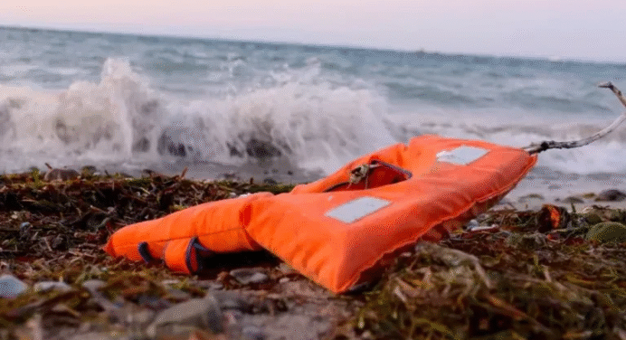 Naufragio rumbo a Canarias deja al menos 20 muertos