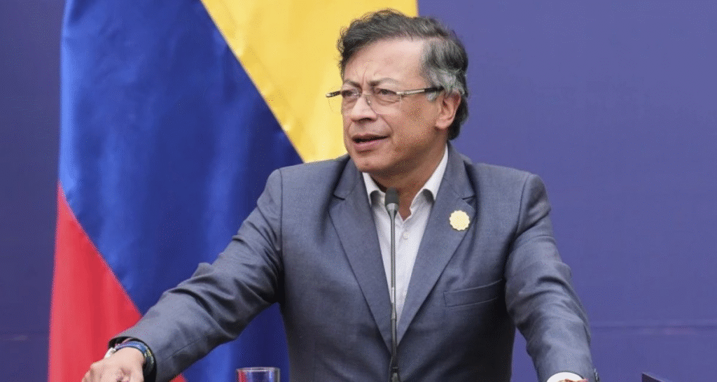 Petro anuncia militarización en la frontera con Venezuela: Despliega a 25.000 efectivos