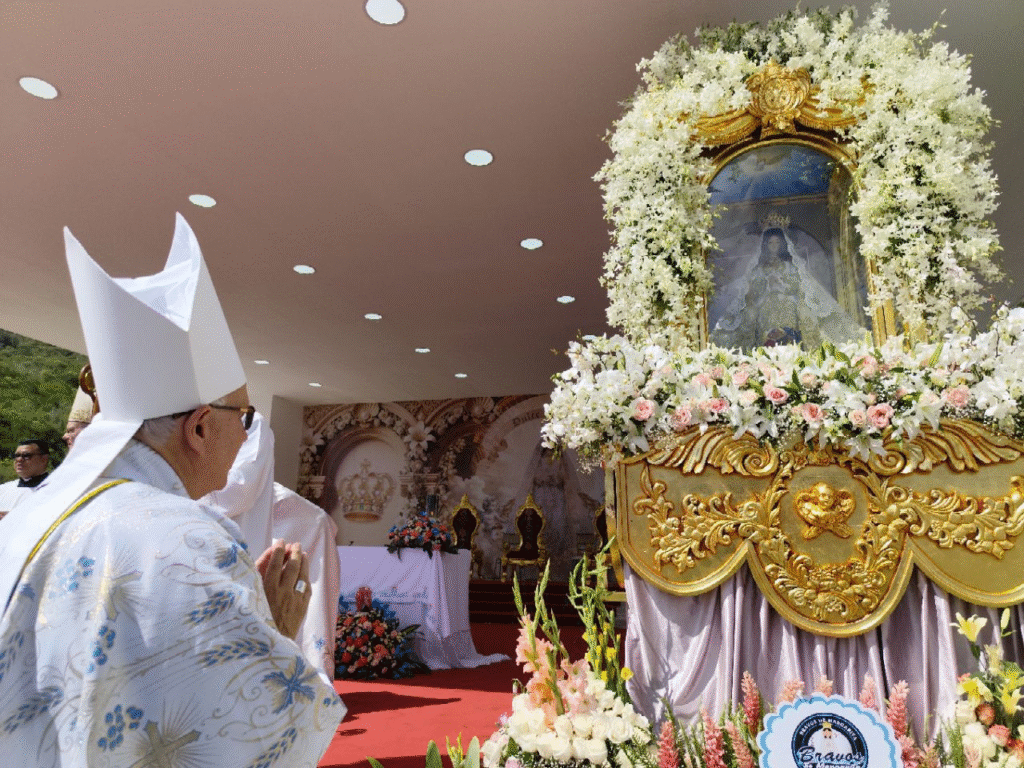 Paz y esperanza, mensaje del Nuncio en misa a la Virgen del Valle