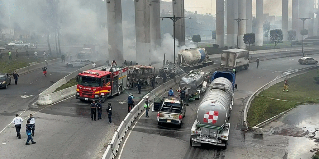 Explosión de camión cisterna dejó al menos cuatro muertos y 90 heridos en Ciudad de México
