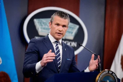 «No nos detendremos», advierte Hegseth tras nuevo ataque contra un bote «con droga»