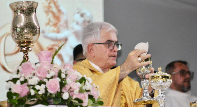 Obispo Castro Aguayo exhortó a saber escuchar el llamado de Dios y sacudirse la comodidad