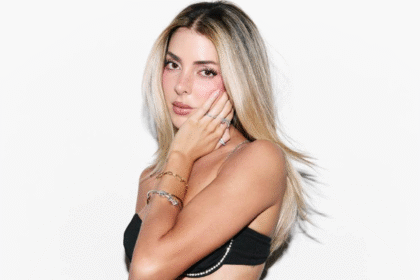 Corina Smith Conquista Apple Music con su Nuevo Álbum «Menos Triste Mas Mami»