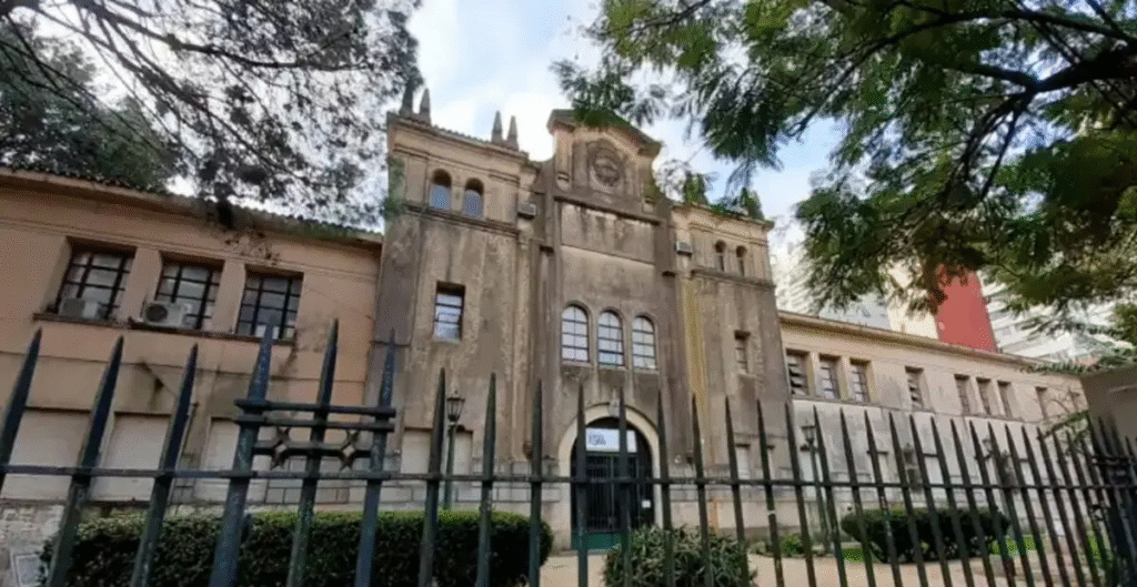Maestra Expulsa y Agrede a Niña Venezolana con la Frase "Vuélvase a su País"