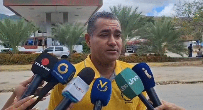 Transportistas: Reducen horario para alargar el combustible +VIDEO