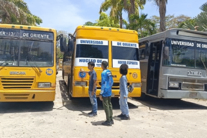 Estudiantes de la Udone Buscan Soluciones Temporales por Falta de Gasoil en Transporte